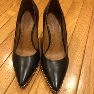 coach women's waverly beadchain pumps